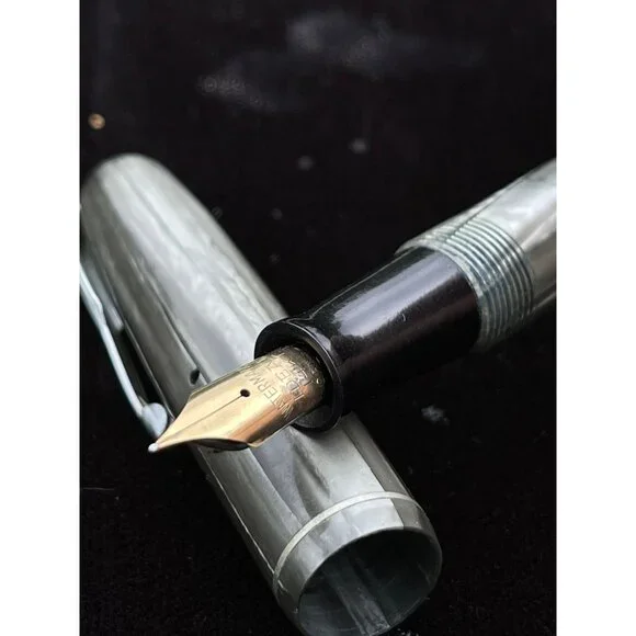 Vintage 1940's Watermans Ideal Fountain Pen 14K Nib Striated Light Green  Canada